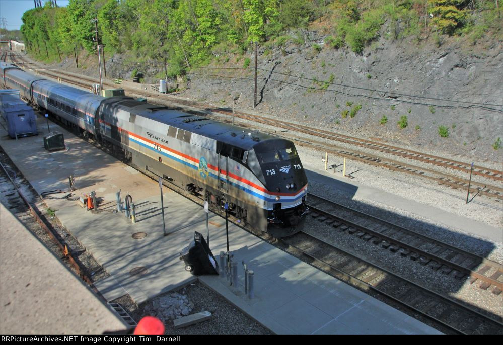 AMTK 713 arrives on train 48